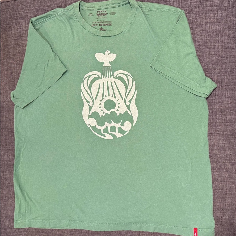 Levi's Green Nature Guitar Bird Graphic Tee